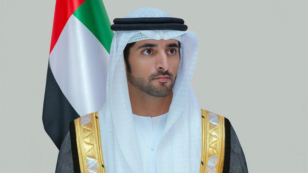 حمدان بن محمد يهنئ الكويت احتفالاً بالروابط الأخوية الراسخة مع دولة الإمارات